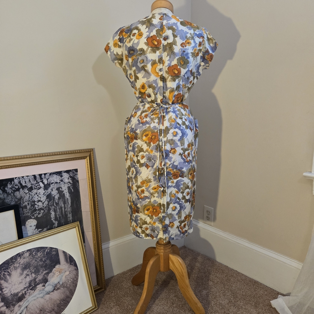 Vintage Silk Floral Print Dress With Pockets - Picture 4 of 8